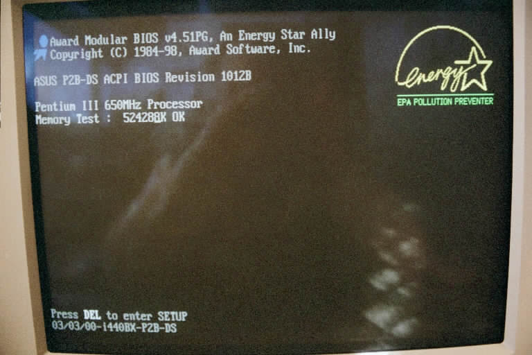 Screen shot of computer that has Award BIOS as it is booting; the message “Press DEL to enter SETUP” is displayed at the bottom left.